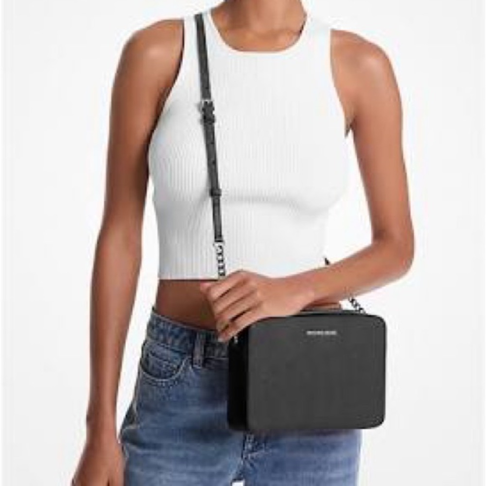 Michael Kors Black Crossbody Bag Elegant and Functional